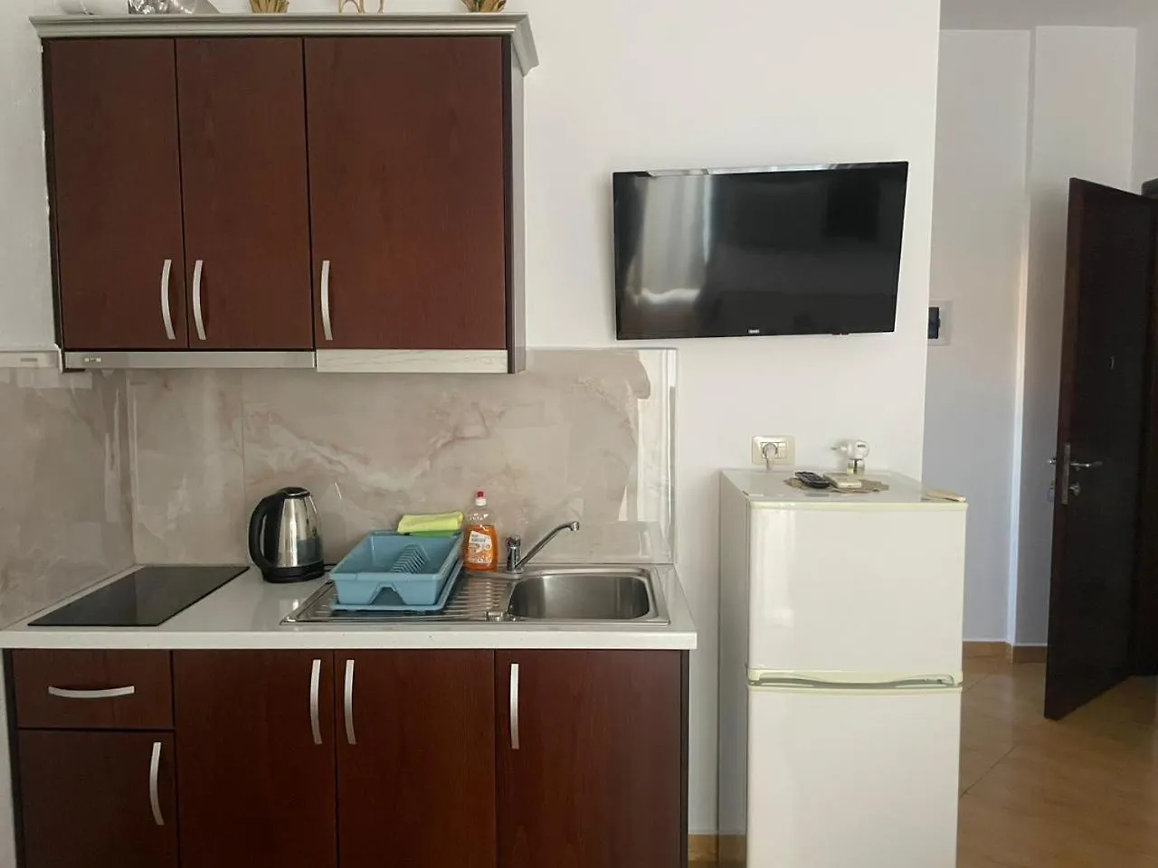 Vila K&M Ksamil 4*,